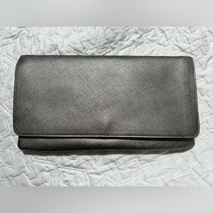 Cross body purse